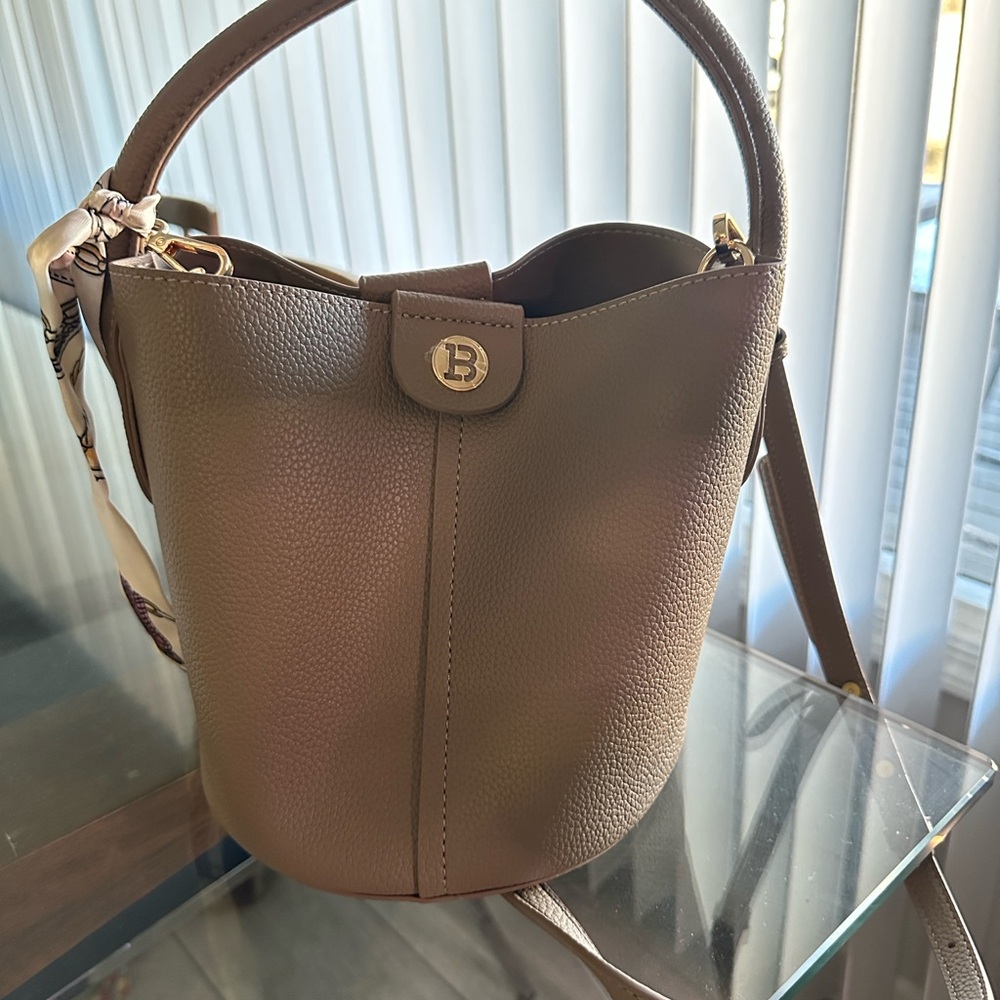 Bostanten Brown Bucket Bag